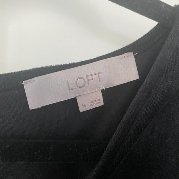 LOFT Velvet Puff Sleeve Top Black Relaxed Fit Stretch Casual - Picture 3 of 8